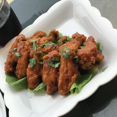 A picture of Barbecue chicken wings.
