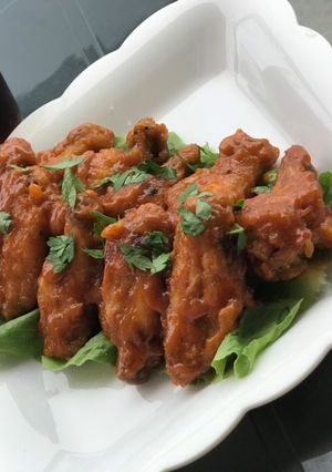 A picture of Barbecue chicken wings.