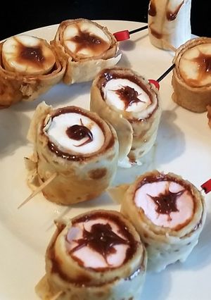 Une photo de Yeux de monstre pour Halloween en crêpes roulées