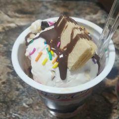 A picture of Vanilla chocolate ice cream.