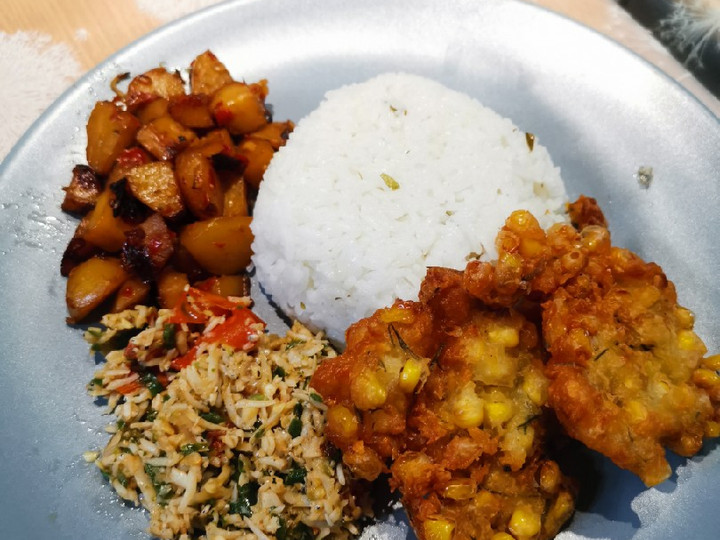 Cara Gampang Membuat Nasi jeruk kentang teri cabe ijo bakwan jagung Indonesian food yang Lezat Sekali