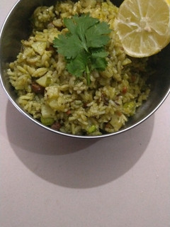 ગ્રીન રાઈસ(Green rice recipe in Gujarati) રેસીપી મુખ્ય ફોટો