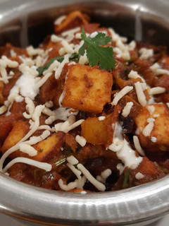 કઢાઈ પનીર (Kadhai Paneer Recipe In Gujarati) રેસીપી મુખ્ય ફોટો