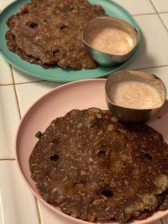 A picture of Ragi Rotti.