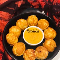 A picture of Moong Dal Appe.