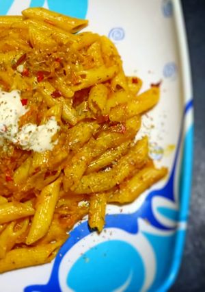 স্পাইসি চীজি পাস্তা (Spicy cheese pasta recipe in Bengali) রেসিপির প্রধান ছবি