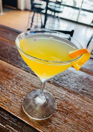 A picture of Peach Fizz Martini.