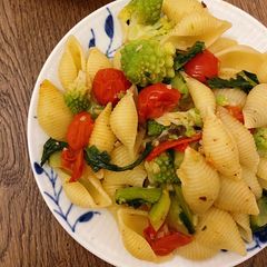 A picture of Pasta with anchovies, romanesco and tomatoes.