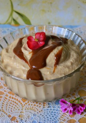 Una foto de Postre con leche en polvo y dulce de leche🤓