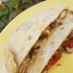 A picture of Chicken cheese and pepper tortillas.