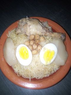 صورة لوصفة رشته بالدجاج بمناسبة المولود النبوي الشريف 🎊🎊🎊🎊