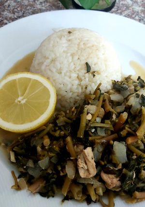 A picture of Common purslane with chicken and rice.