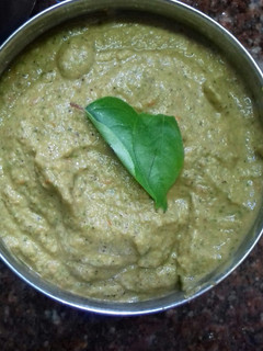 கருவேப்பிலை வதக்கு துவையல் (Karuveppilai vathakku thuvaiyal recipe in tamil) செய்முறை முக்கிய புகைப்படம்