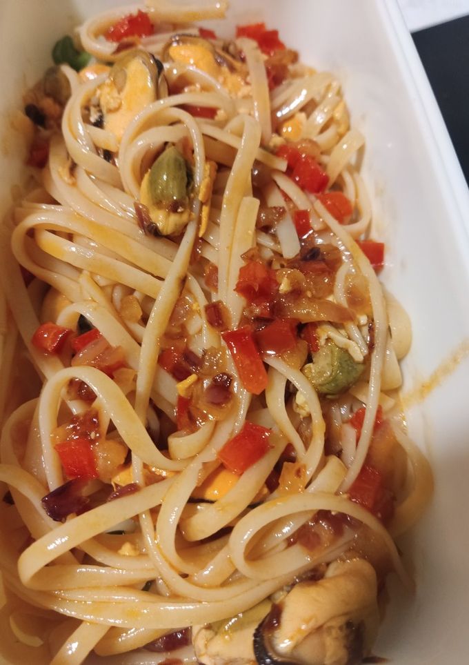 Una foto de Espaguetis con mejillones de lata