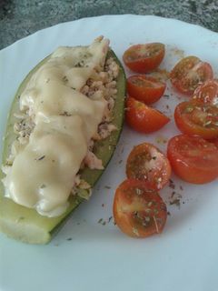 Una foto de Calabacines rellenos de pollo o pavo