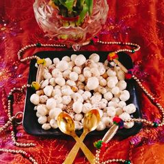 Makhana namkeen (puffed lotus seeds namkeen) A picture of Makhana namkeen (puffed lotus seeds namkeen).
