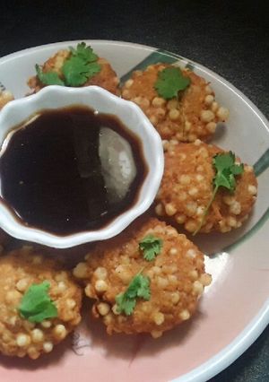 A picture of Sabudana vada.