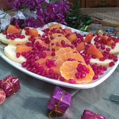 A picture of Apple papaya salad.