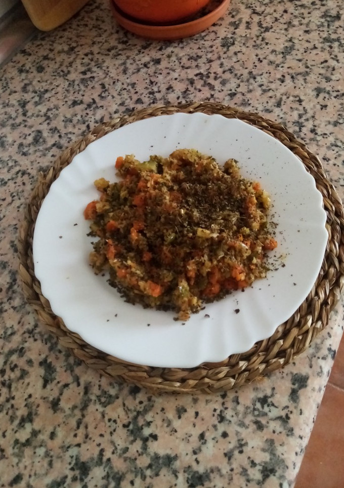 Una foto de Verduritas con miga de coliflor