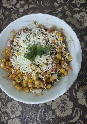 ચીઝી કોર્ન ભેળ (Cheesy Corn Bhel Recipe In Gujarati) રેસીપી મુખ્ય ફોટો
