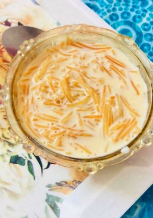 খেজুর গুড় দিয়ে সেমাই পায়েস(Khejur gur diye semai payesh recipe in bengali) রেসিপির প্রধান ছবি