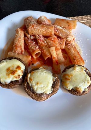 Una foto de Champiquesos con rigatoni