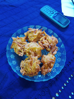 प्याज़ लच्छा पकोड़े (pyaz lachha pakode recipe in hindi) रेसिपी मुख्य फोटो