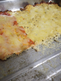 Una foto de Pizza de coliflor (vegetariana)