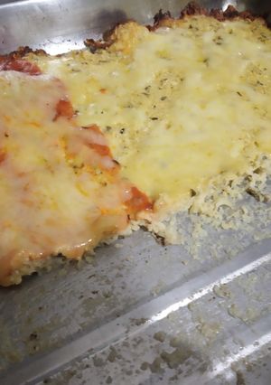 Una foto de Pizza de coliflor (vegetariana)