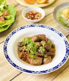 thịt lợn kho nấm