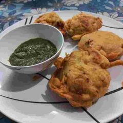 A picture of Potatoes Vada (Aloo bonde).