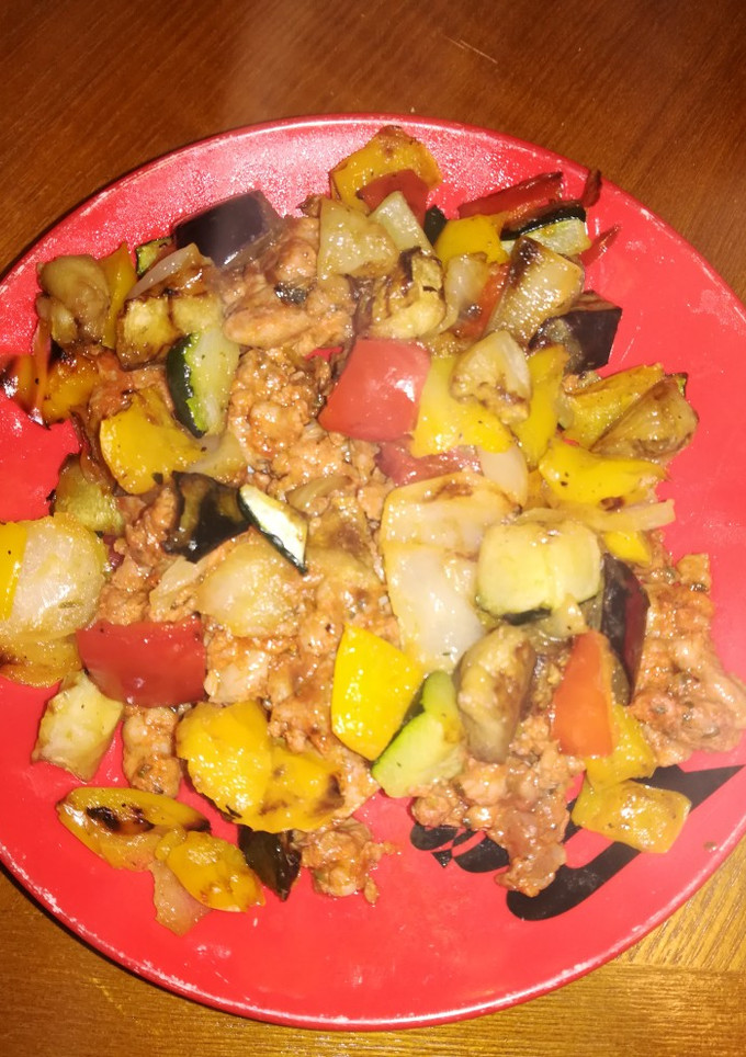 Una foto de Picadillo de cerdo con verduras