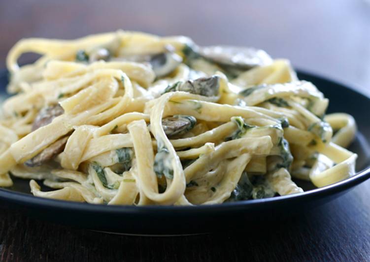 Simple Way to Make Any-night-of-the-week Creamy Alfredo