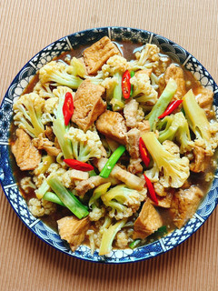 醬燒花菜油豆腐 的食譜成品照片