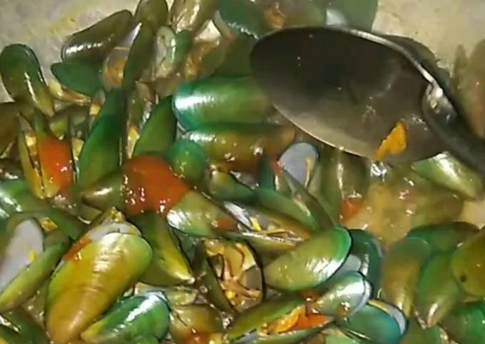 Kerang hijau asam pedas manis