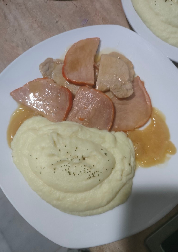 Una foto de Lomo al ajillo