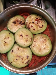 Una foto de Zapallitos con salsa de morrón y tomate 👌