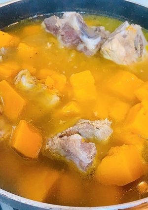 Hình của món Canh bí đỏ hầm xương heo.