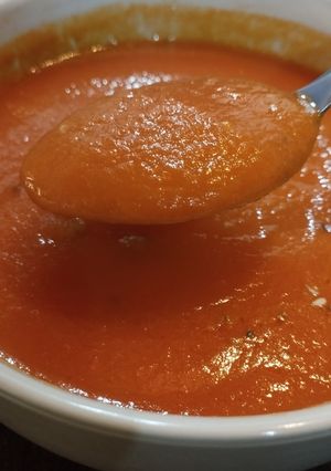 Una foto de Sopa de moro 🥕🧡 apta 😺🐶
