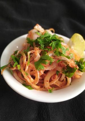 લચ્છા ઓનિઓન (lachcha onion recipe in gujarati) રેસીપી મુખ્ય ફોટો