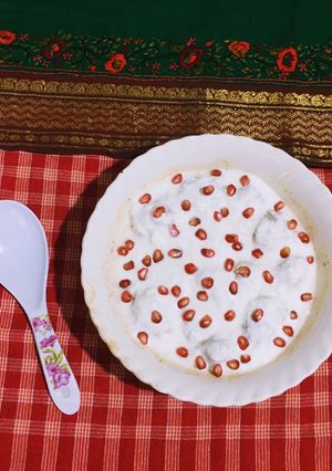 A picture of Dahi Vada.