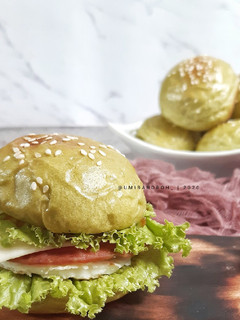 Foto resep Green Burger Bun (dari sawi hijau)