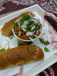 பாவ் பாஜி (paav bhaaji recipe in Tamil) செய்முறை முக்கிய புகைப்படம்