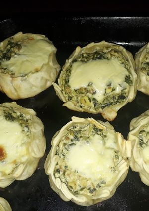 Una foto de Canastitas de verdura, carne y ricota