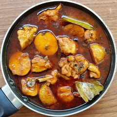A picture of Odia style chicken curry!.