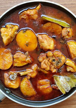 A picture of Odia style chicken curry!.
