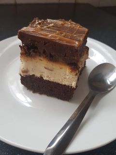 O poză a rețetei Prăjitura cu crema de unt de arahide.