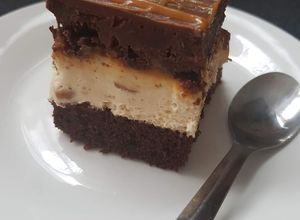 O poză a rețetei Prăjitura cu crema de unt de arahide.