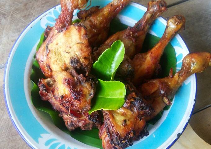 Ayam Goreng Bacem Kuning