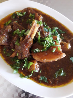 आलू गोश्त (aloo gosht recipe in Hindi) रेसिपी मुख्य फोटो
